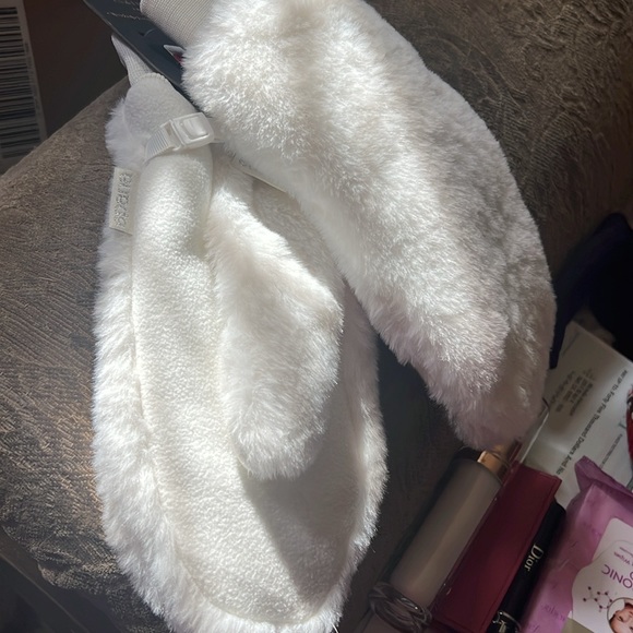 Apana cold weather mittens fluffy & comfortable! - Picture 3 of 5